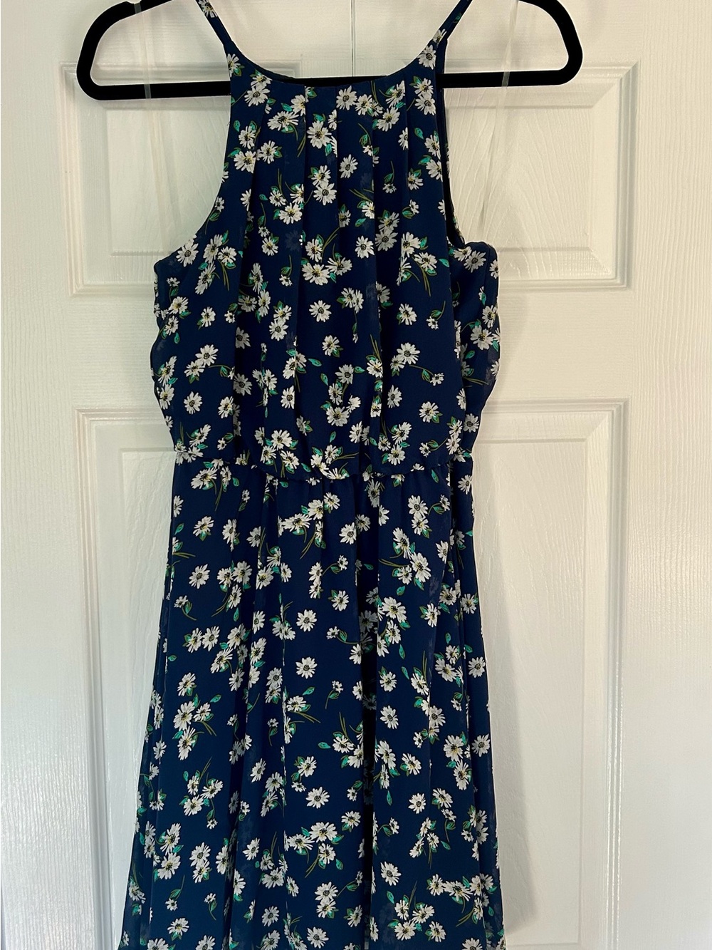 Mi Ami Francesca’s Navy Floral Halter Sundress - White Daisy Print